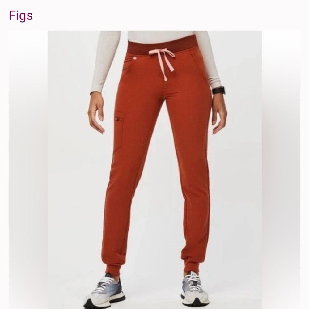 Figs Women's Terracotta Jogger Pants